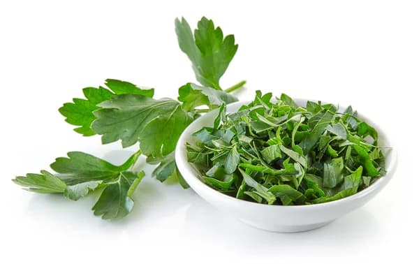 Salsinha higienizada e picadinha