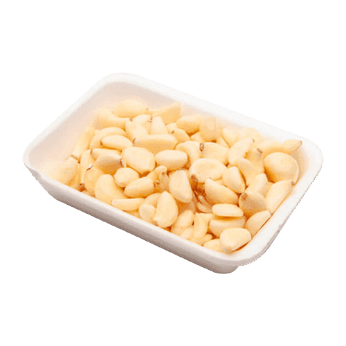 Bandeja de alho descascado