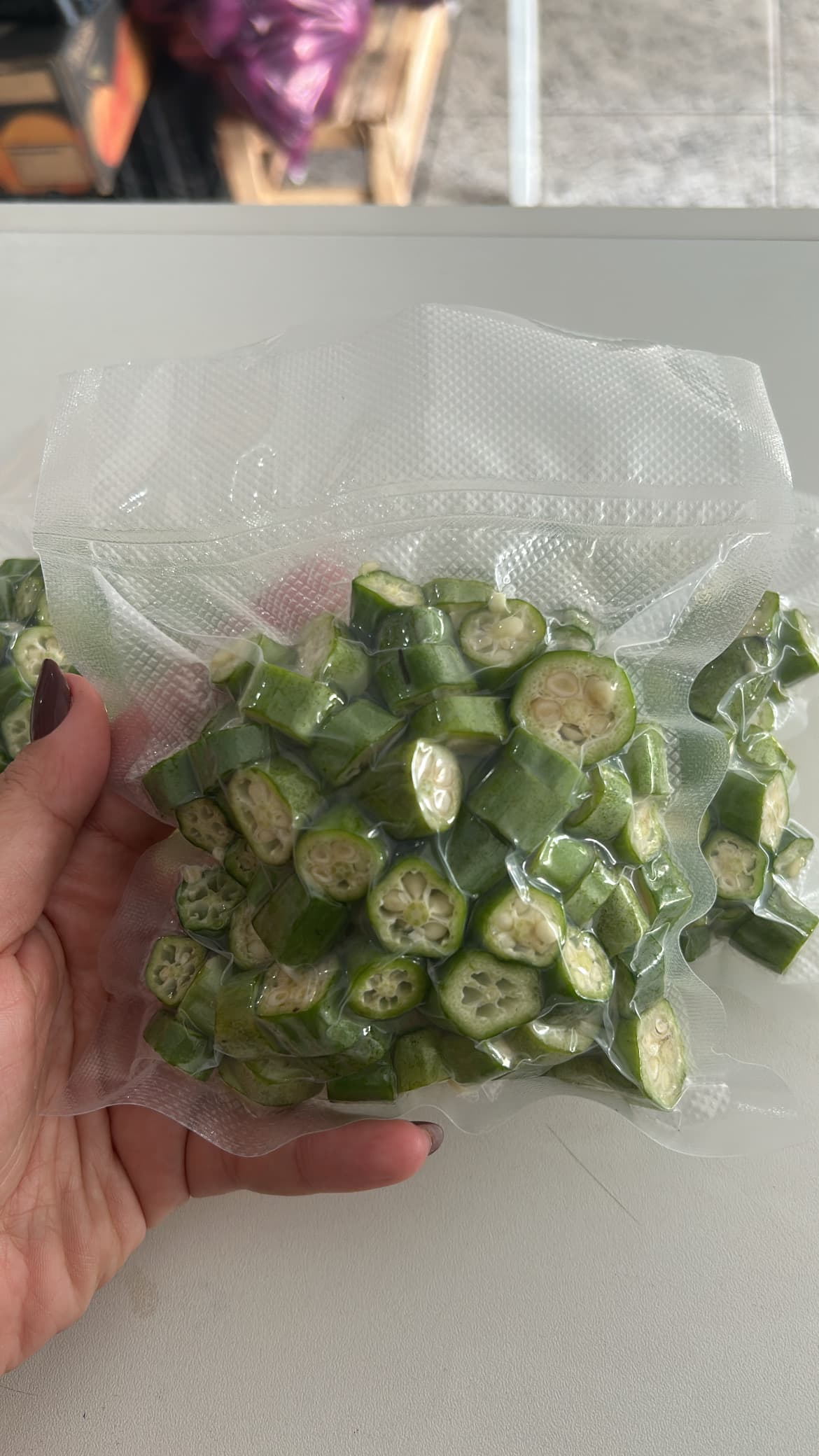 Quiabo higienizado e picado